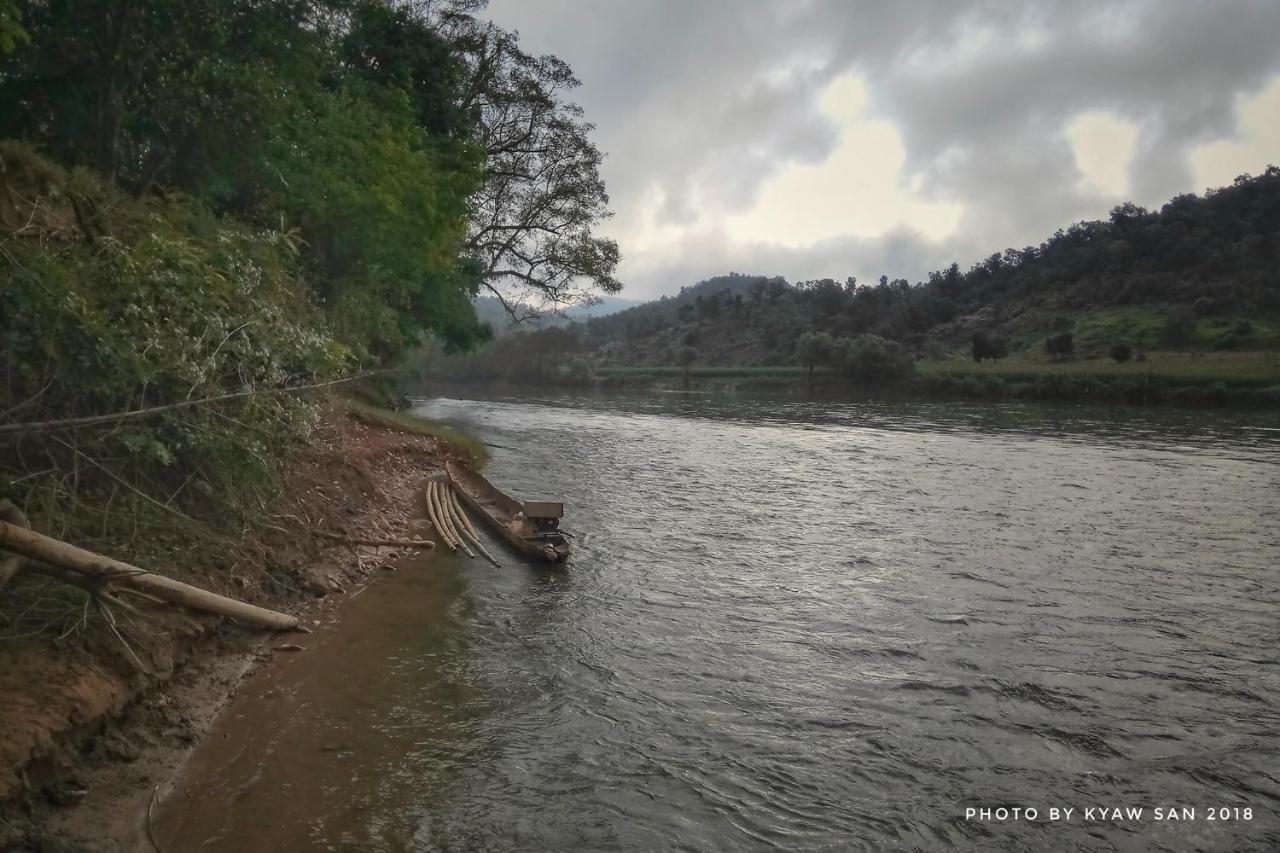 Mr Charles River View Lodge Hsipaw Exterior foto